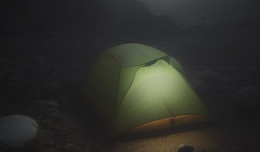 【川遊び】低体温症を防ぐ準備 | 体温を維持する服装と持ち物