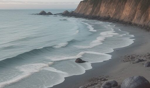 【海】危険信号の見極め方 | 波の状態と潮の流れで判断する方法