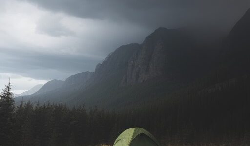 【雷避難場所】登山の途中で見つける安全な場所 | リスクを減らす判断基準