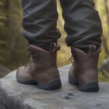 【登山靴】初心者が選ぶべき一足 | 山歩きの準備と選び方 をイメージした ハイキング、ハイキング の写真