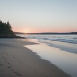 【潮の流れ】初心者が覚える読み方 | 海での釣りポイントの探し方 をイメージした 広角の風景 の写真