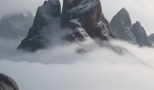【登山】霧の中での歩き方 | 遭難を防ぐための対策と準備