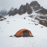 【登山】稜線の体感温度 | 計算方法と服装の選び方 をイメージした 広角の風景、山、稜線 の写真