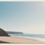 【海うねり】見分け方のコツ | 安全に釣りを楽しむための判断基準 をイメージした 広角の風景 の写真