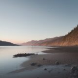 【タチウオ】釣りの潮回りの見方 | 釣果を上げるタイミングの選び方 をイメージした 広角の風景 の写真