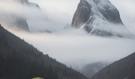 【登山】霧で道に迷うリスク | 遭難を防ぐための準備と対策