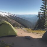 【山歩き】春の登山道で見つけた花々 | 往復コースの体験記 をイメージした 広角の風景、ハイキング、春、山、登山道 の写真