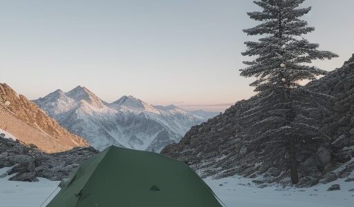 【登山用ギア】買い替え時期の見極め方 | 寿命を示すサインと点検方法