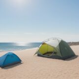 【マリンスポーツ用品】塩分を取り除く洗い方 | 長持ちさせるお手入れ方法 をイメージした 広角の風景 の写真