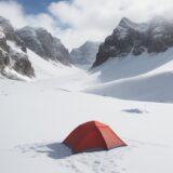 【天気予報】積雪量や天候の変化を確認 | 冬の登山計画を立てる をイメージした 広角の風景、雪景色、山、冬 の写真